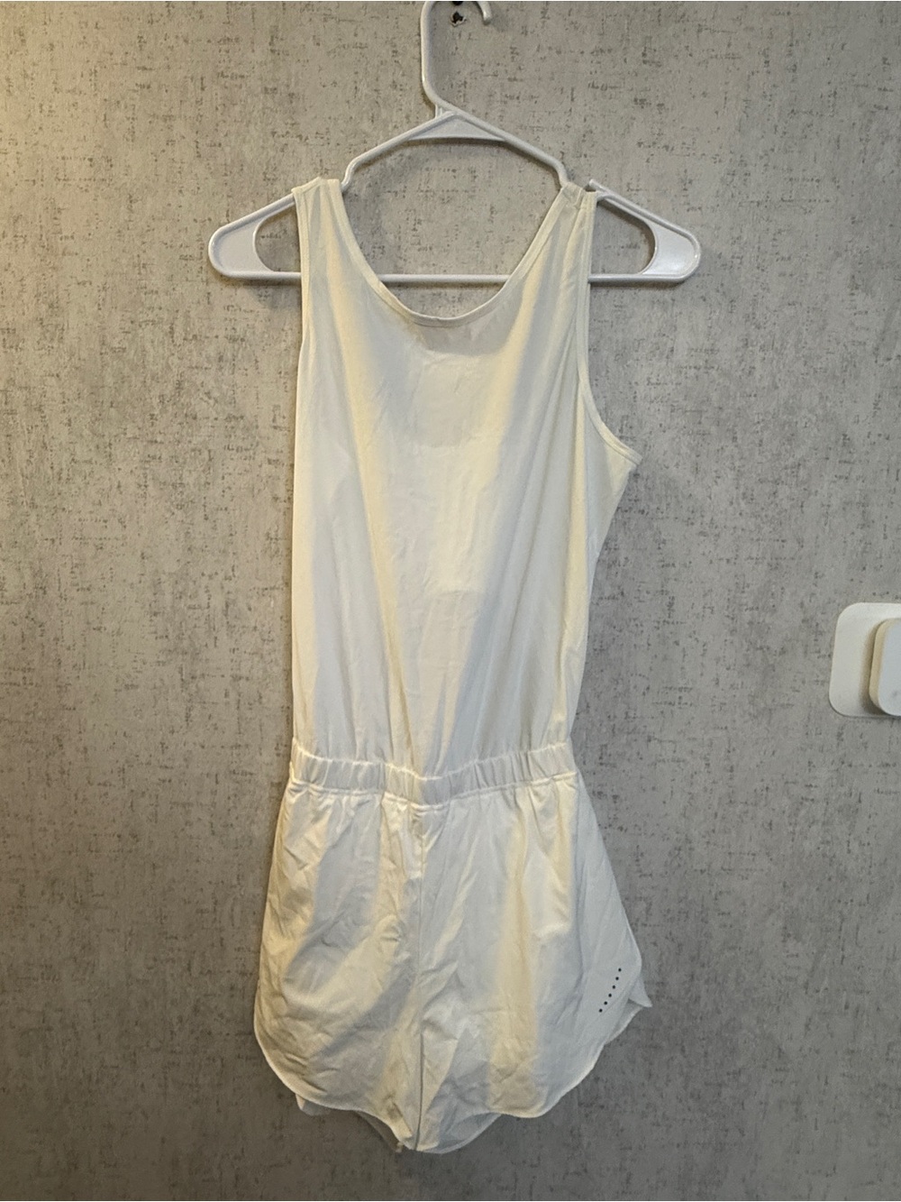 HALARA White Sleeveless Jumpsuit Romper